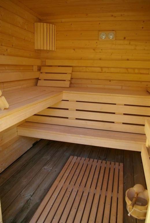 Chalet Pomme De Pin 5 Chambres 12 A 14 Personnes Formigueres Luaran gambar