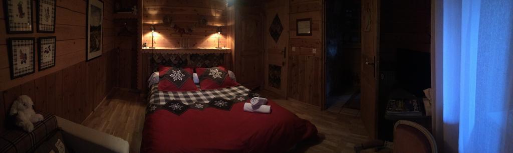 Chalet Pomme De Pin 5 Chambres 12 A 14 Personnes Formigueres Luaran gambar
