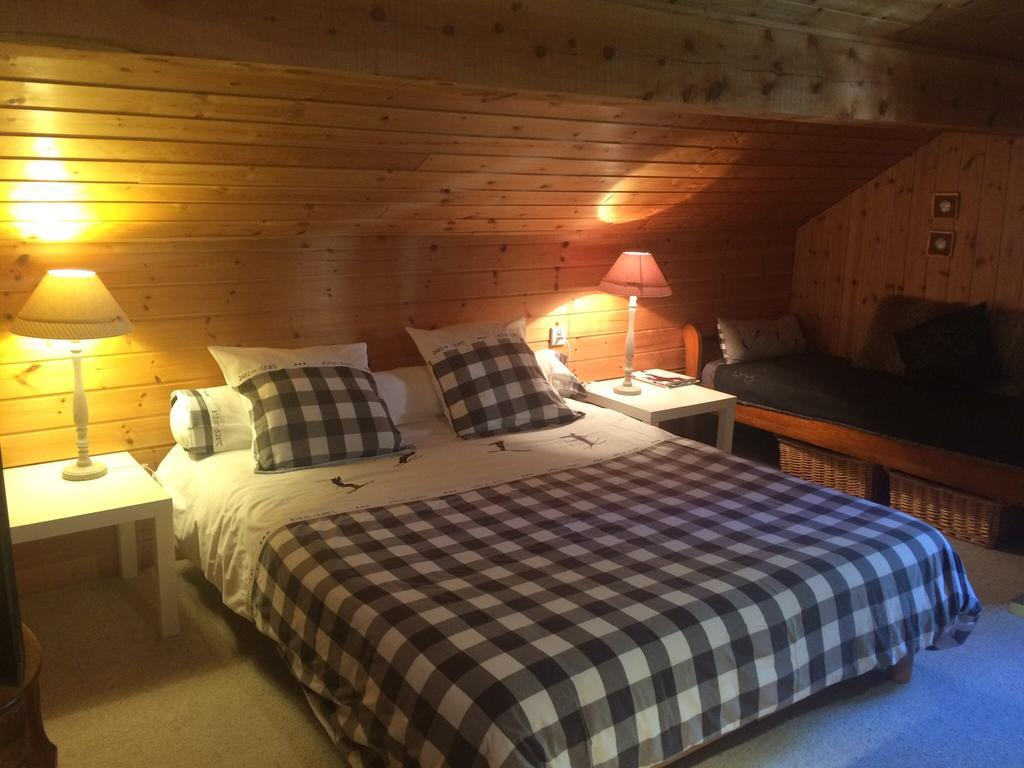 Chalet Pomme De Pin 5 Chambres 12 A 14 Personnes Formigueres Luaran gambar