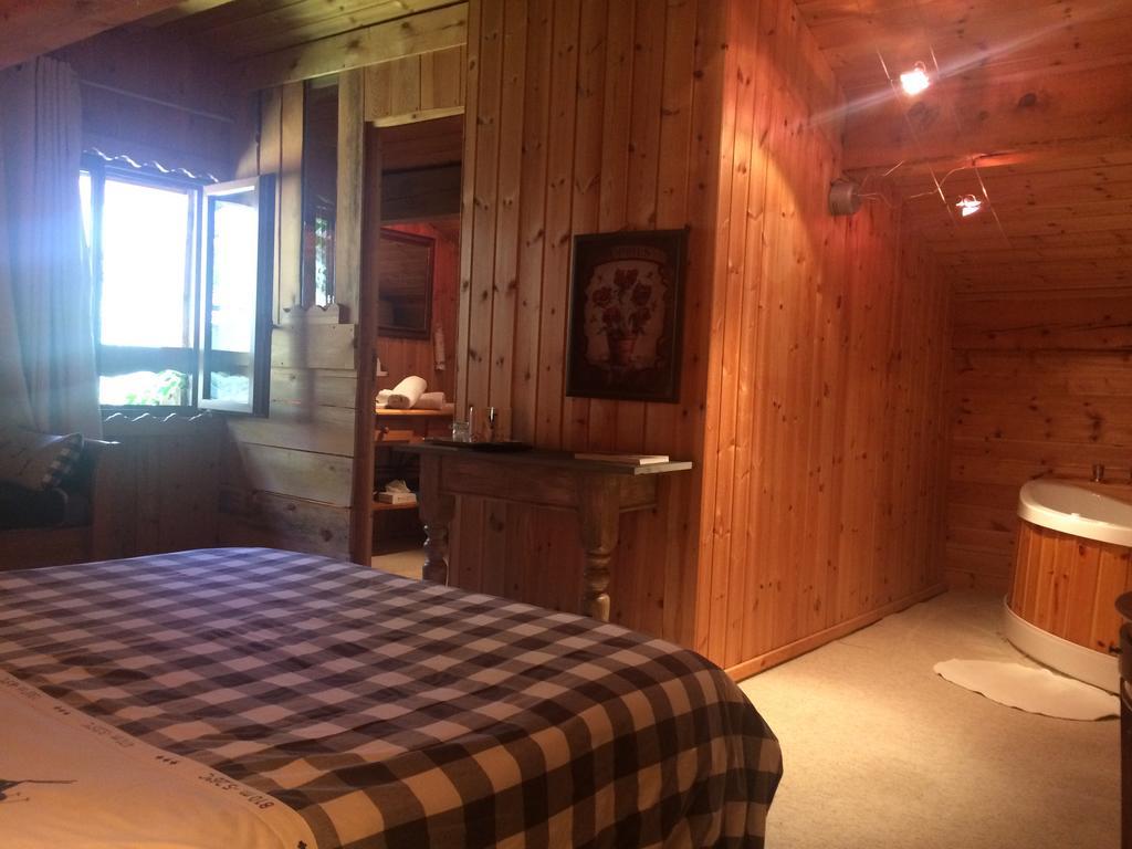 Chalet Pomme De Pin 5 Chambres 12 A 14 Personnes Formigueres Luaran gambar