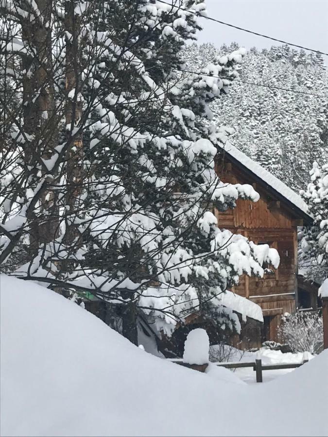 Chalet Pomme De Pin 5 Chambres 12 A 14 Personnes Formigueres Luaran gambar